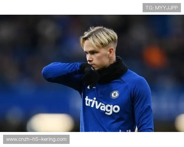 切尔西边路二过一配合，穆德里克推射破网